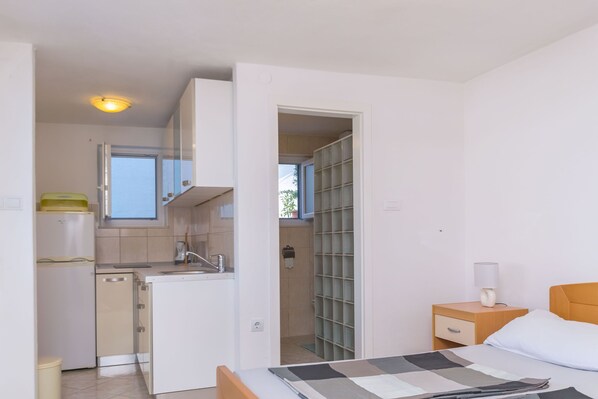 Studio (A2) | Iron/ironing board, free WiFi - Apartments Terrace (Postira)