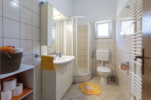 Apartment (A1) | Bathroom | Shower - Apartments Ivo (Kastela)