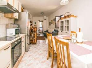Apartment (A1) | Private kitchen - Apartment Grdelin (Biograd na Moru)