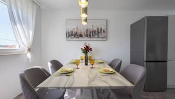 Apartment (A1) | Dining