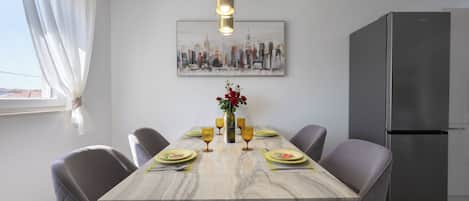 Apartment (A1) | Dining
