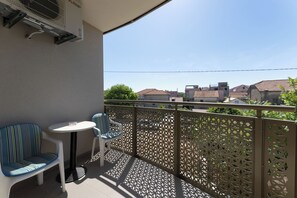 Apartment (A1) | Balkon