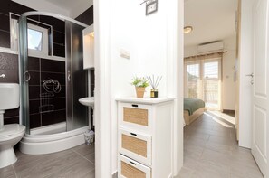 Apartment (A4) | Bathroom - Apartments Sunny Corner (Tribunj)