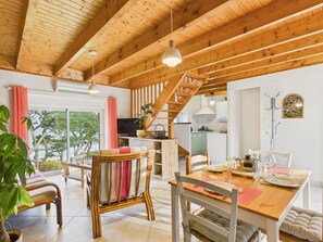 Dining - Ocean View – Charming House for 4 – Garden (Plouguerneau)