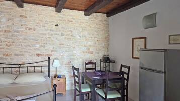 Studio (A1) | Interior
