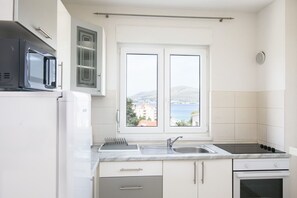 Apartment (A1) | Private kitchen - Apartment Eli (Okrug)