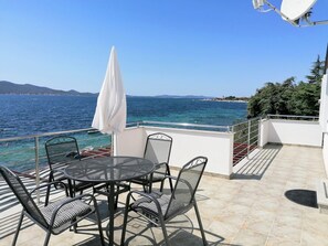 Apartment (A1) | Terrace/patio - House Sunset (Sveti Filip i Jakov)