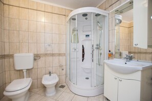 Apartment (A1) | Bathroom - Apartment Nature (Karlobag)