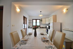 Apartment (A2) | Private kitchen - Apartment Nina (Porec)