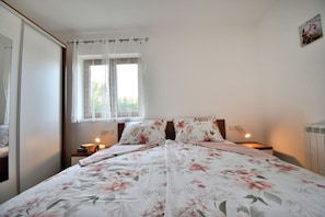 Apartment (A2) | Iron/ironing board, free WiFi - Apartment Nina (Porec)