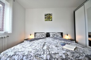 Apartment (A2) | Iron/ironing board, free WiFi - Apartment Nina (Porec)