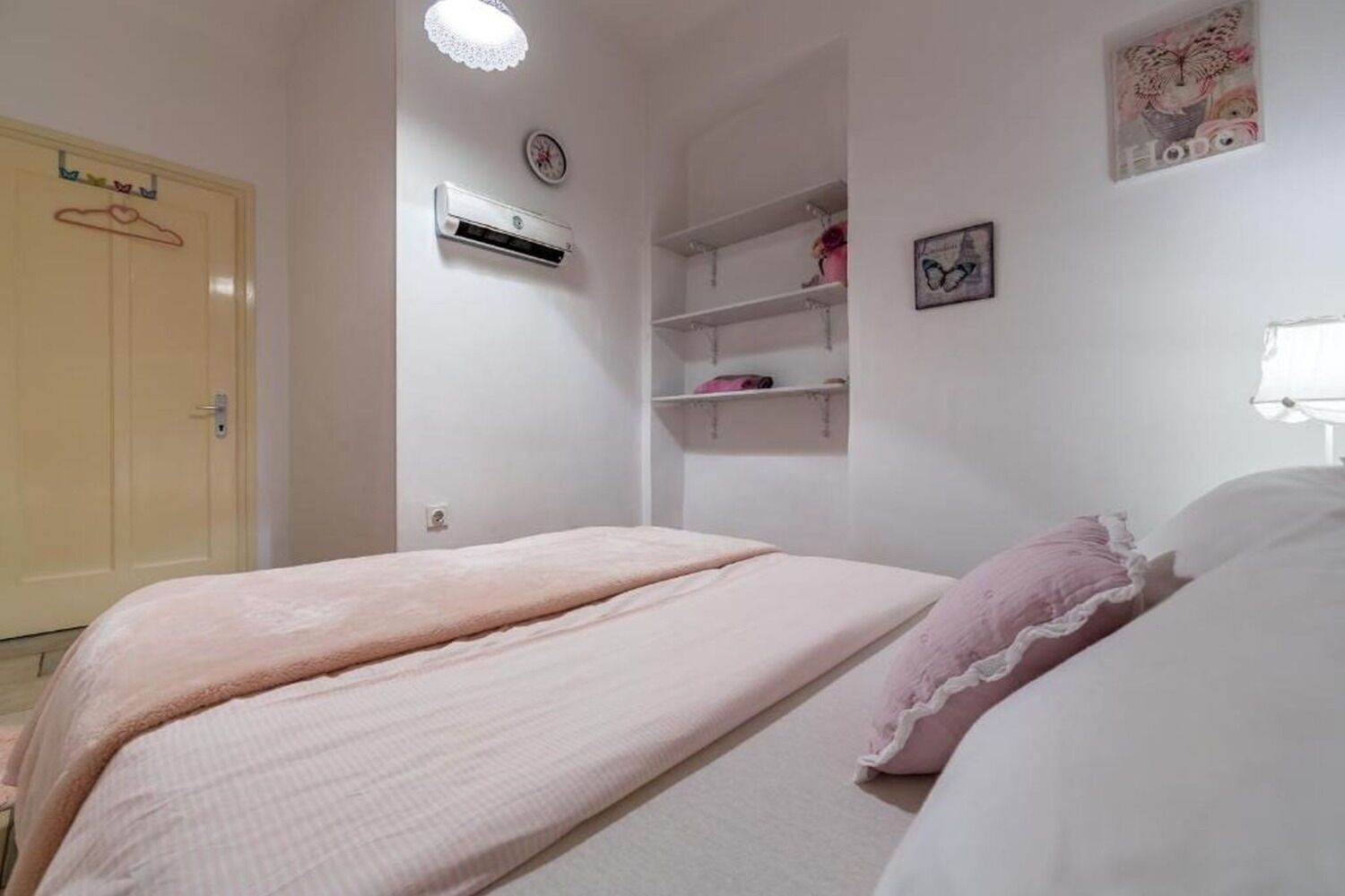 House | Iron/ironing board, free WiFi