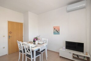Dining - Apartments Saric (Sibenik)