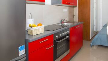 Studio (A1) | Eigene Küche | Kühlschrank, Mikrowelle, Ofen, Herdplatte