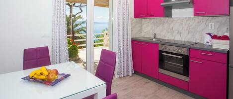 Studio (A2) | Interior