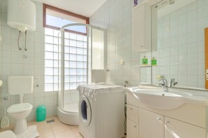 House | Bathroom | Shower - House Vila Petra (Blato)