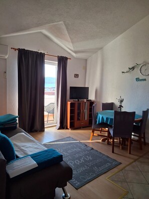 Huoneisto (A2) | Olohuone