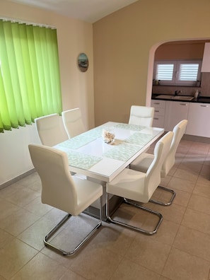 Dining - Apartments Leonardo (Vrsi)