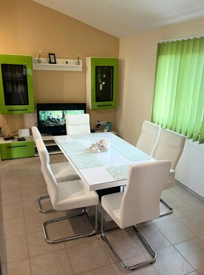 Apartment (A2) | Speisen