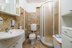 Apartment (A1) | Bathroom - Apartment Marija (Omisalj)
