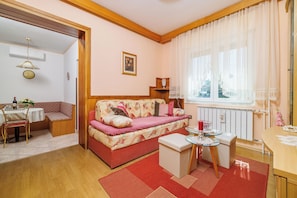 Apartment (A1) | Living room - Apartment Marija (Omisalj)