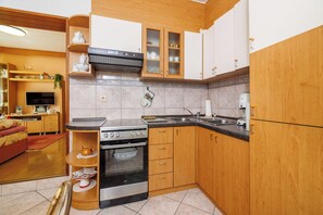 Private kitchen - Apartment Marija (Omisalj)