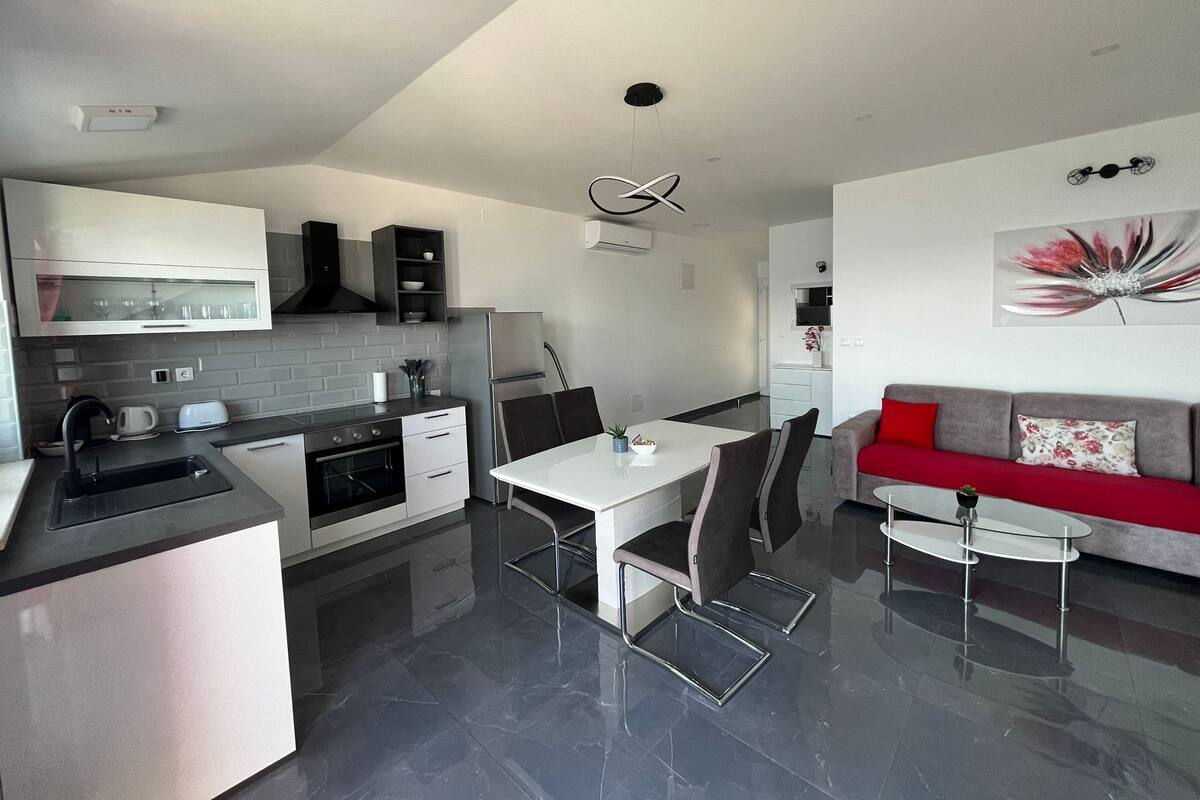 Appartement (A3) | Cuisine privée | Réfrigérateur, surface de cuisson, lave-vaisselle, cafétière à espresso