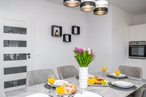 Apartemen (A1) | Tempat makan