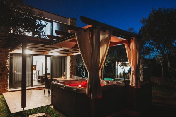 House | Courtyard