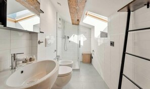 Shower, bidet, towels - La Scala Matta, Sea Lands (La Spezia)