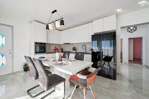 Apartment (A1) | Speisen