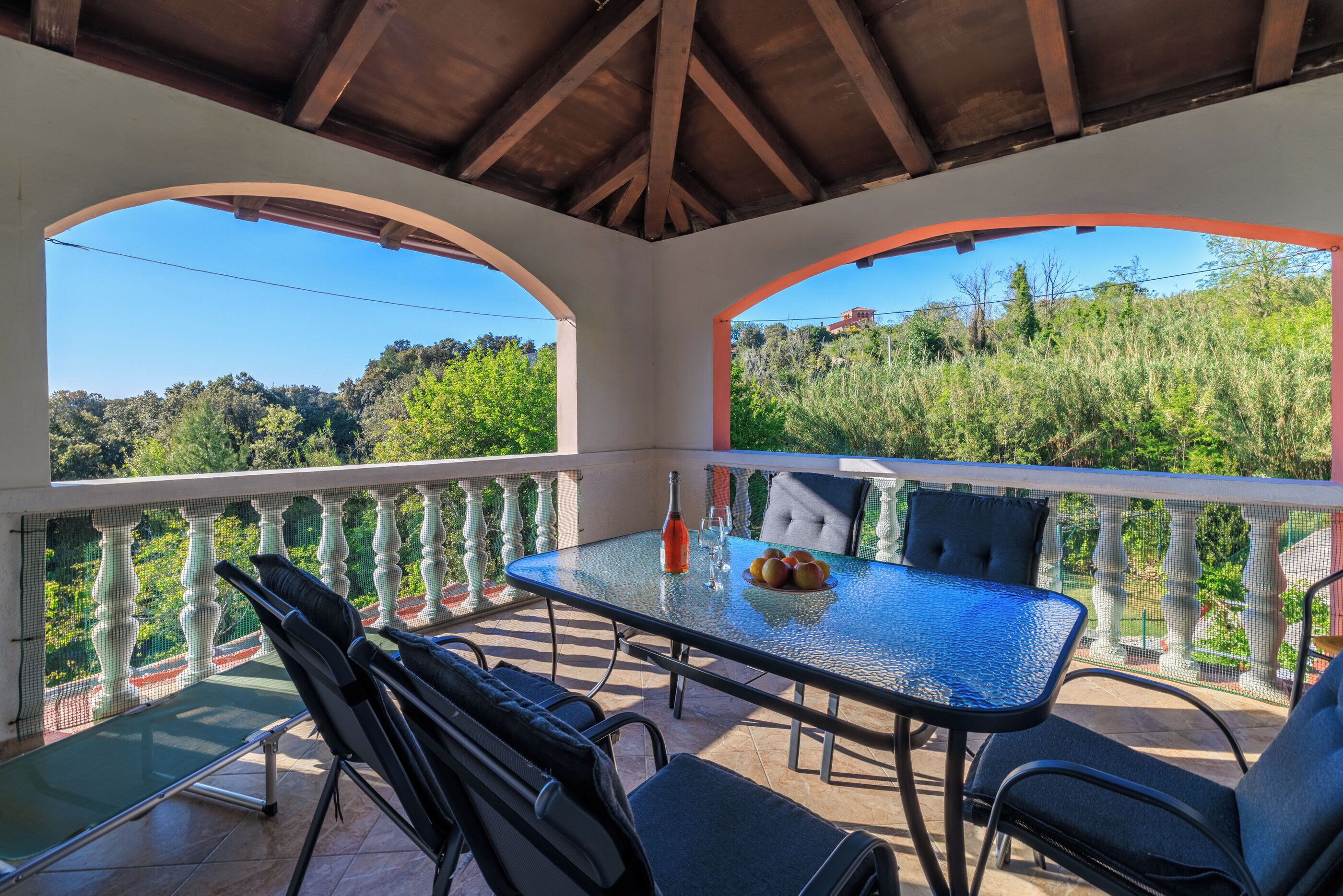 Apartemen (A6) | Teras/patio