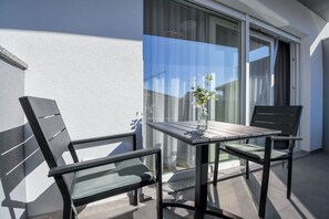 Apartment (A1) | Balkon