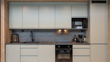 KylskÄp, ugn, spishÀll och diskmaskin