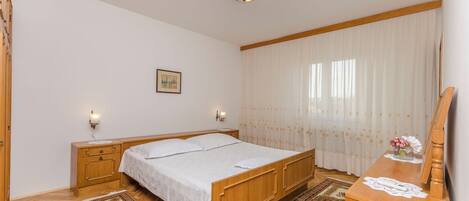 Appartement (A1) | Fer et planche Ă repasser, accĂšs au Wi-Fi (inclus)