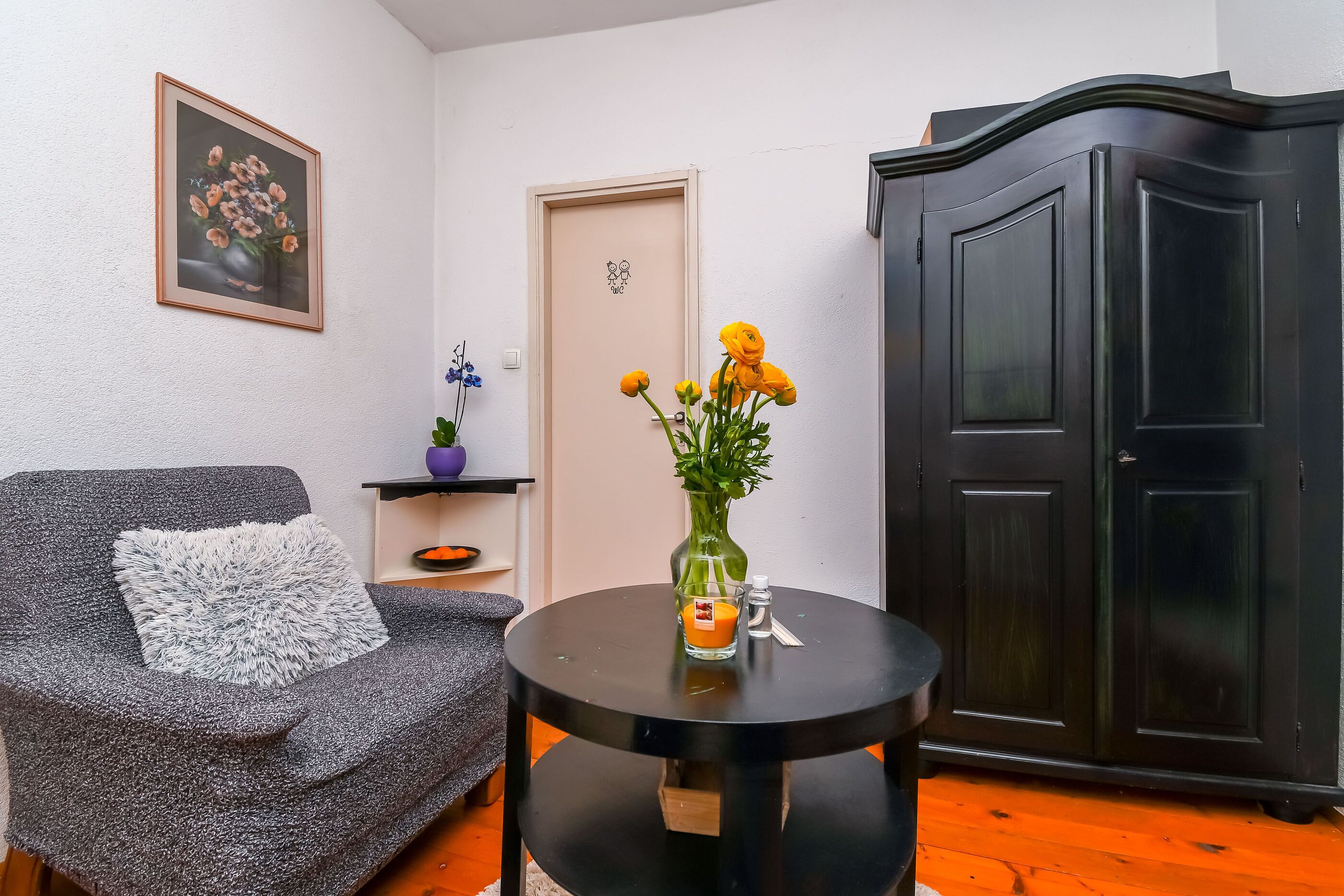 Room (S1) | Living room