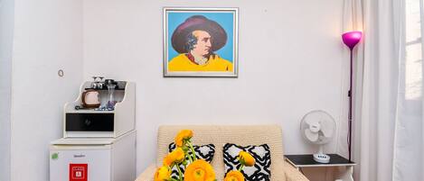 Room (S1) | Living area