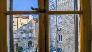 Unclassified image, 5 of 13, button - Room Biljana (Trogir)