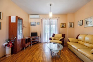 Apartment (A1) | Living room - Apartment Nikica (Supetar)