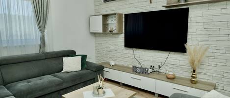 Apartment (A1) | Fernseher