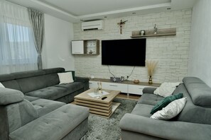 Apartment (A1) | Living room - Apartment Mario - With Pool (Seget)