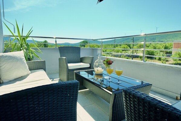 Apartment (A1) | Balkon