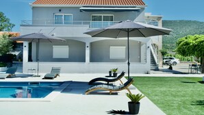 Building design - Apartment Mario - With Pool (Seget)