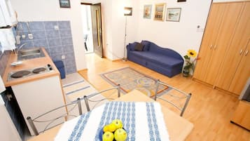 Apartment (A1) | Dining
