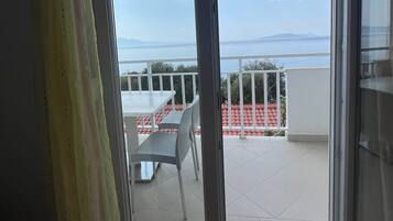 Căn hộ (A5) | Ban công