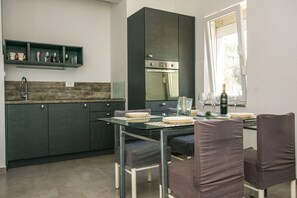 公寓 (A1) | 私人廚房 | 雪櫃、焗爐、爐具、電熱水壺