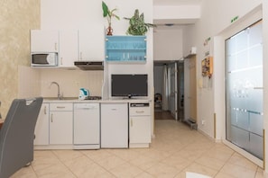 Apartment (A1) | Private kitchen - Apartments Sun and Beach (Brela)
