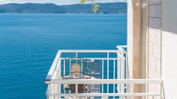 Apartment (A3) | Balcony