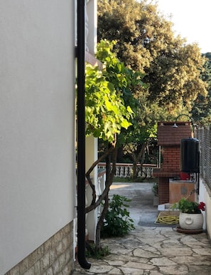 Exterior - Apartments Milan (Lopar)