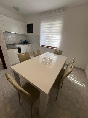 Dining - Apartments Milan (Lopar)
